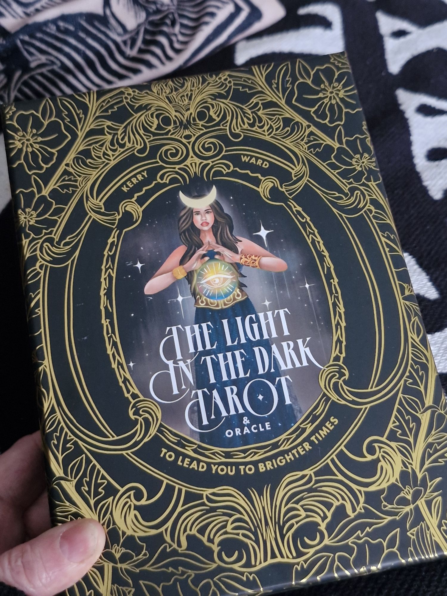 New Tarot Deck The Light in the Dark by Kerry Ward – Hipster